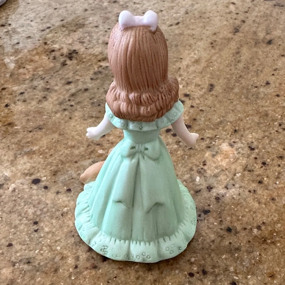 Growing Up Birthday Girls 7th birthday Figurine or cake topper. Brown hair.